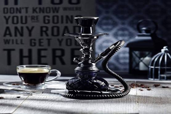 عرض شيشة وقهوة ومياة